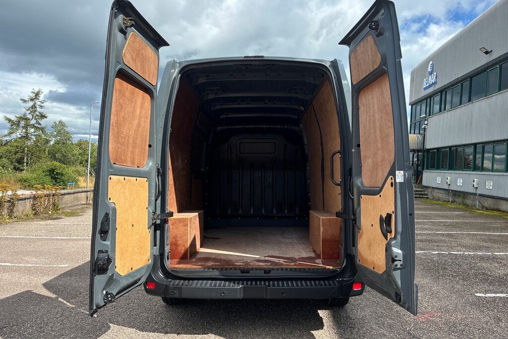 Nissan InterStar 2.3L Dci 35 Tekna Panel Van Fwd Grey #16