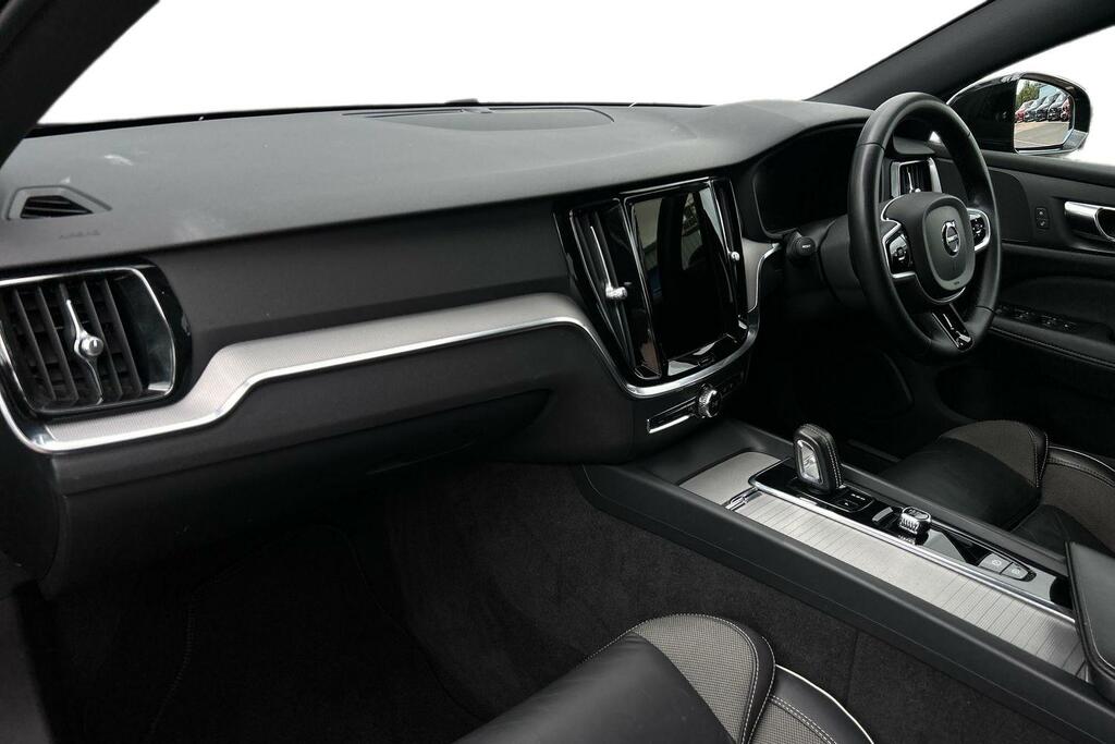Volvo V60 R-design, B4 Mild Hybrid Black #2