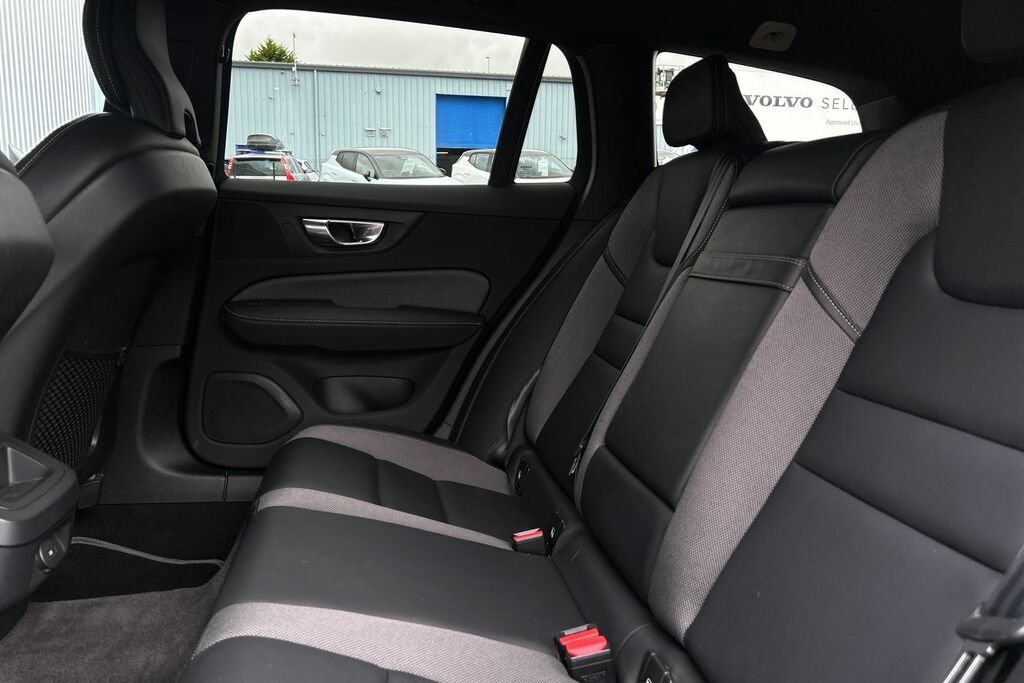 Volvo V60 Momentum, B3 Mild Hybrid Blue #17