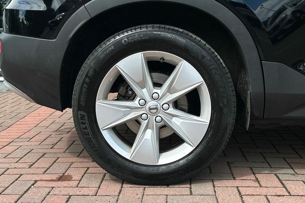 Volvo XC40 Core, B3 Mild Hybrid, Black #5