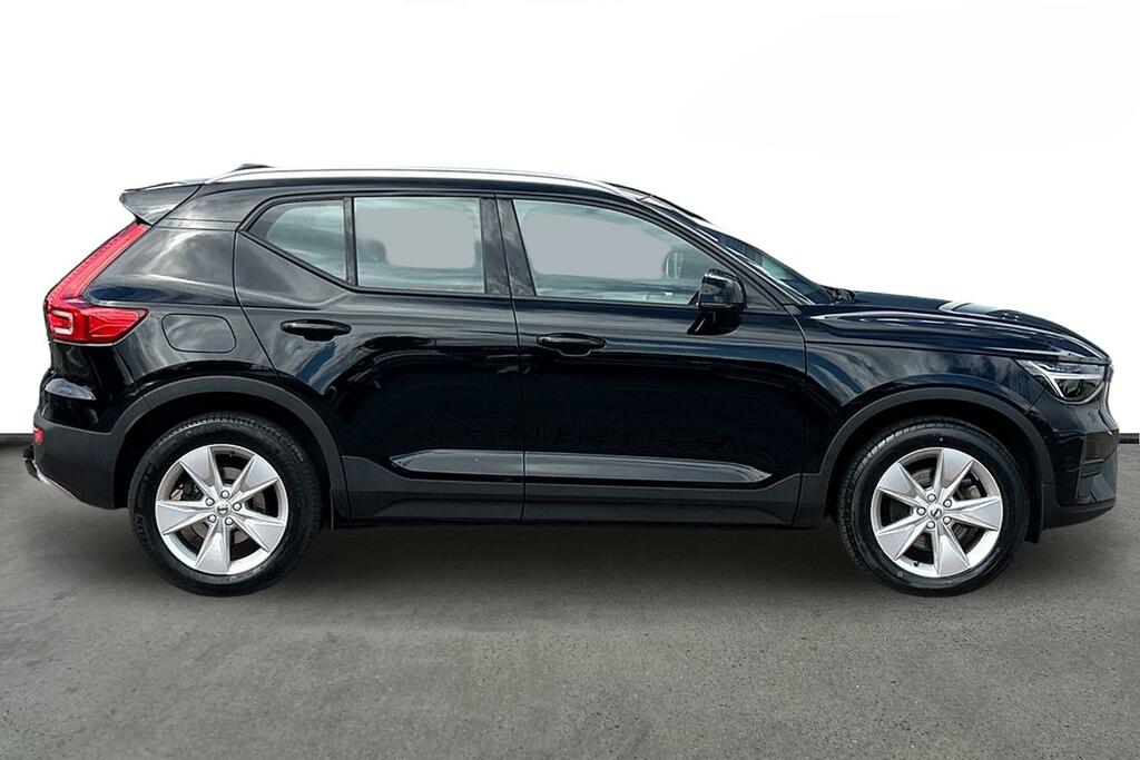 Volvo XC40 Core, B3 Mild Hybrid, Black #4