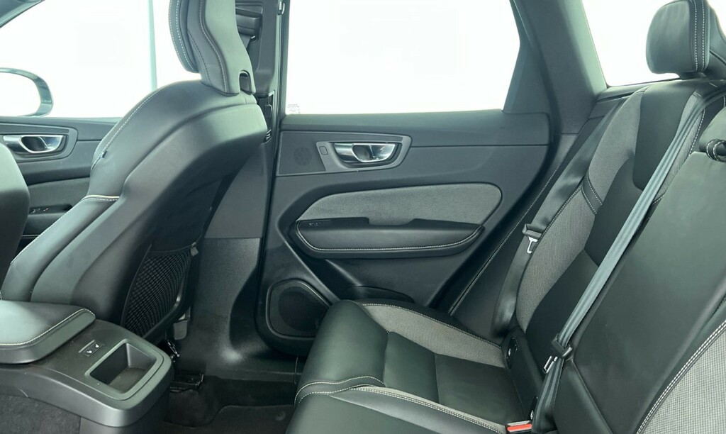 Volvo XC60 2.0 T8 455 Recharge Phev R Design Pro Awd Black #7