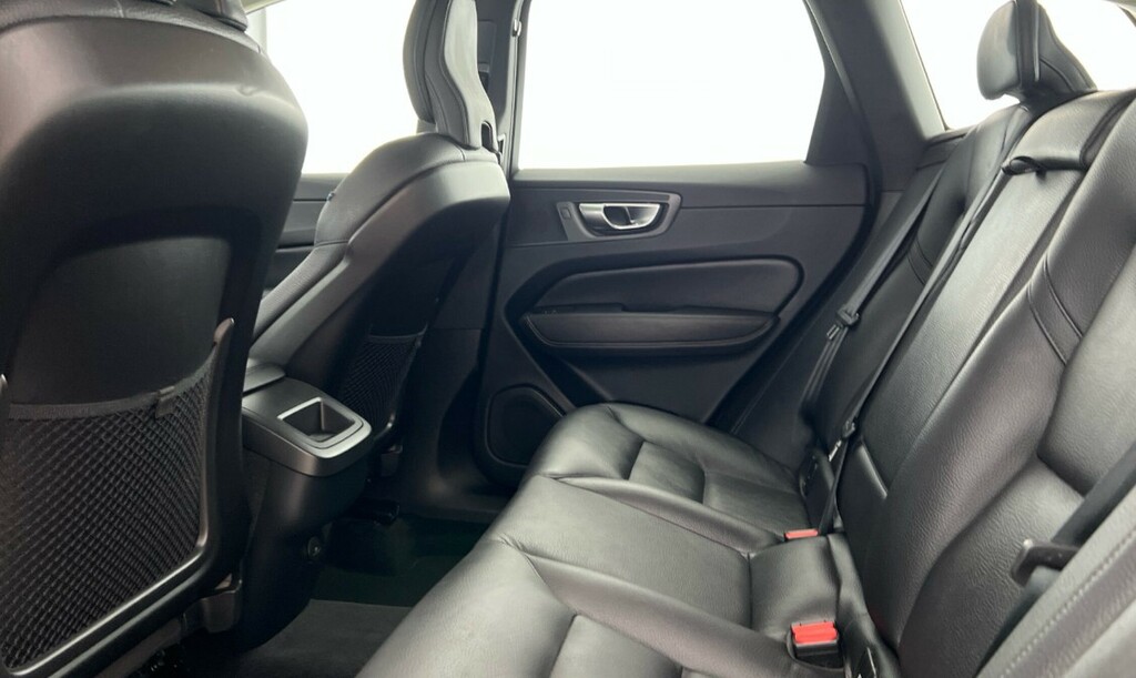 Volvo XC60 T8 Recharge Ultimate Awd Plug-in Hybrid Panoramic Black #7