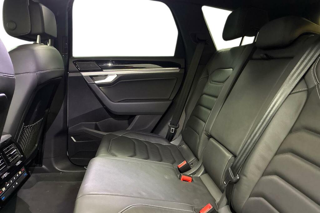 Volkswagen Touareg Sel White #9