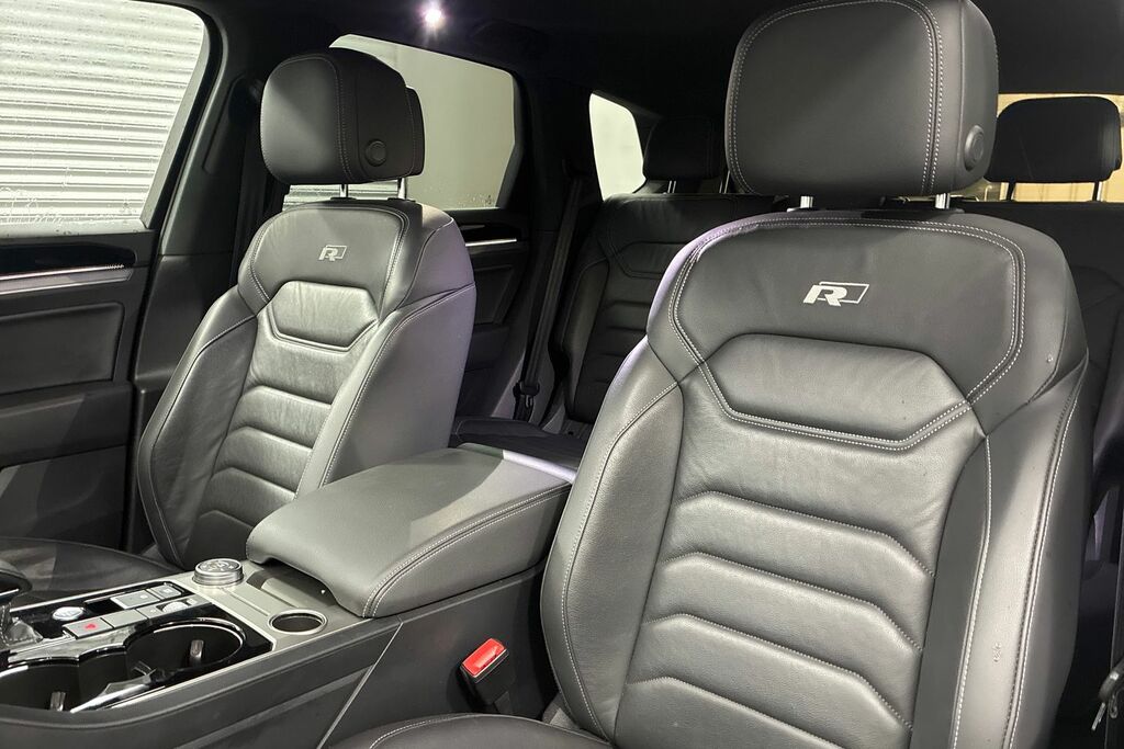 Volkswagen Touareg Sel White #16
