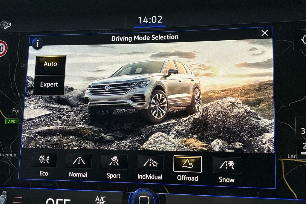 Volkswagen Touareg Sel White #24