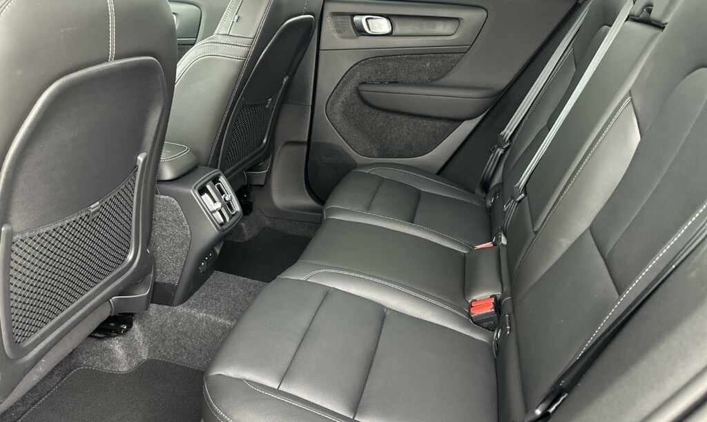 Volvo XC40 Black Edition Plus, B3 Mild Hybrid, Low Ta Black #9