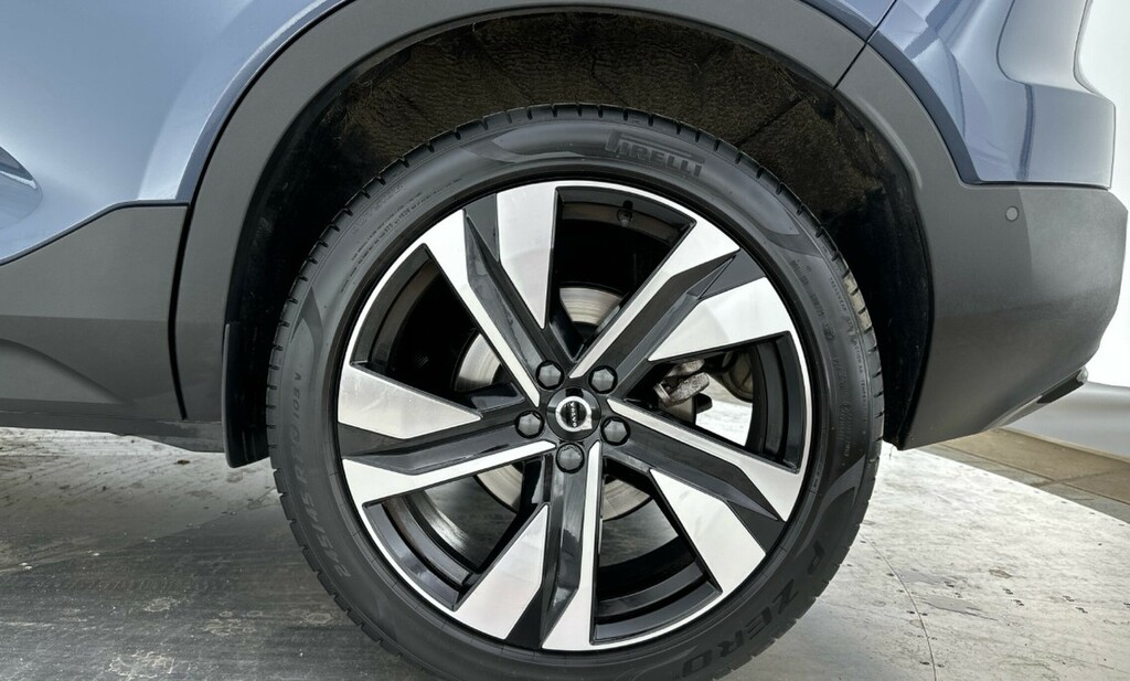 Volvo XC40 Black Edition Plus, B3 Mild Hybrid, Low Ta Black #12