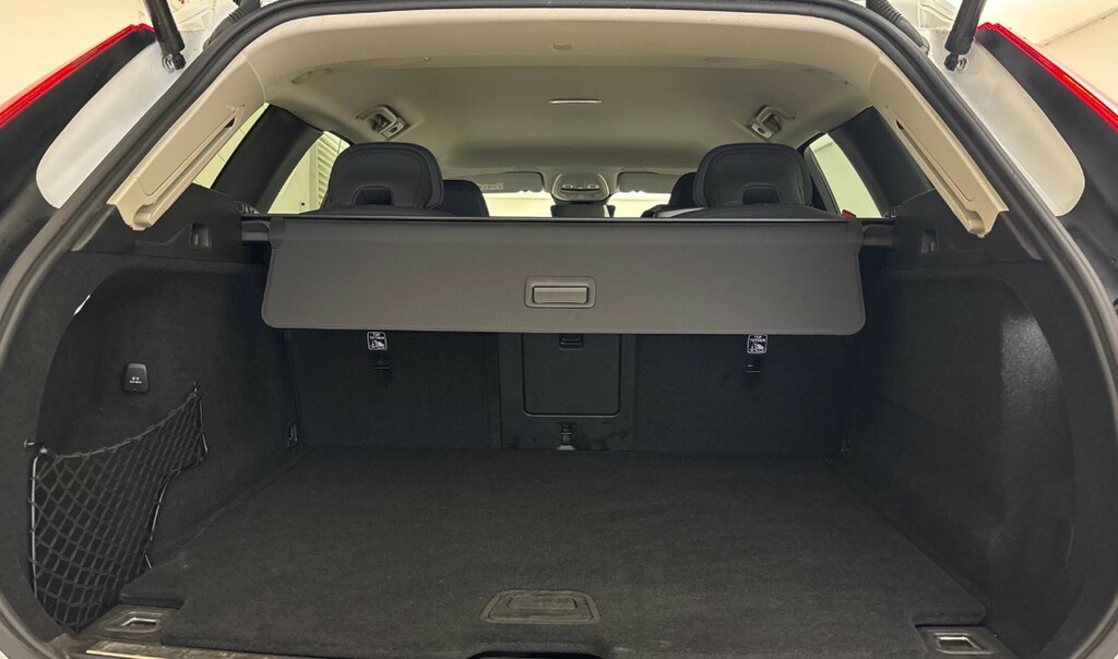 Volvo XC60 Plus, B5 Awd Mild Hybrid, Dark White #5
