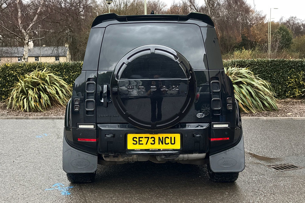 Land Rover Defender 110 D300 X-dynamic Hse Black #6