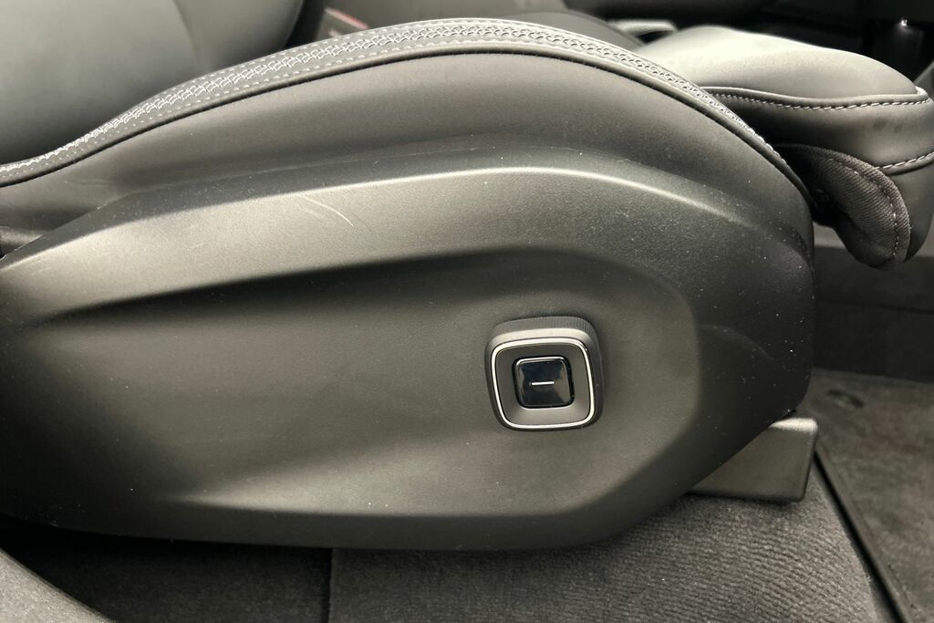 Volvo EX90 Ultra, Twin Motor Performance, 7 Seats White #25
