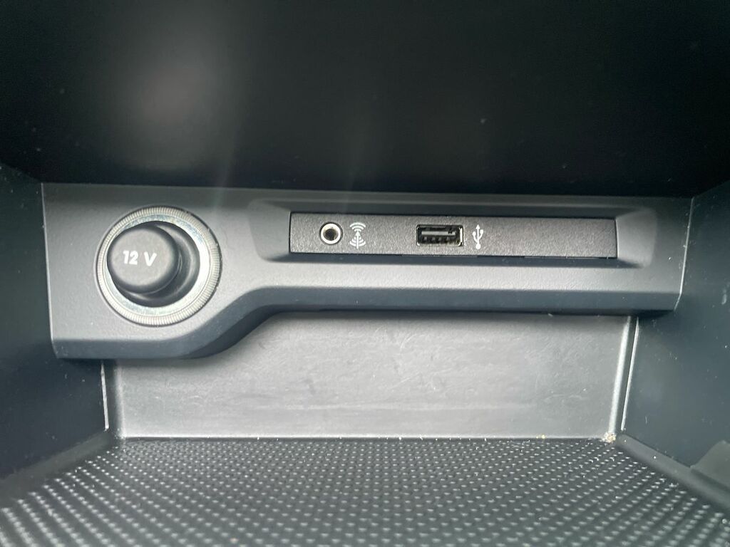 Volkswagen Touran Mpv White #21