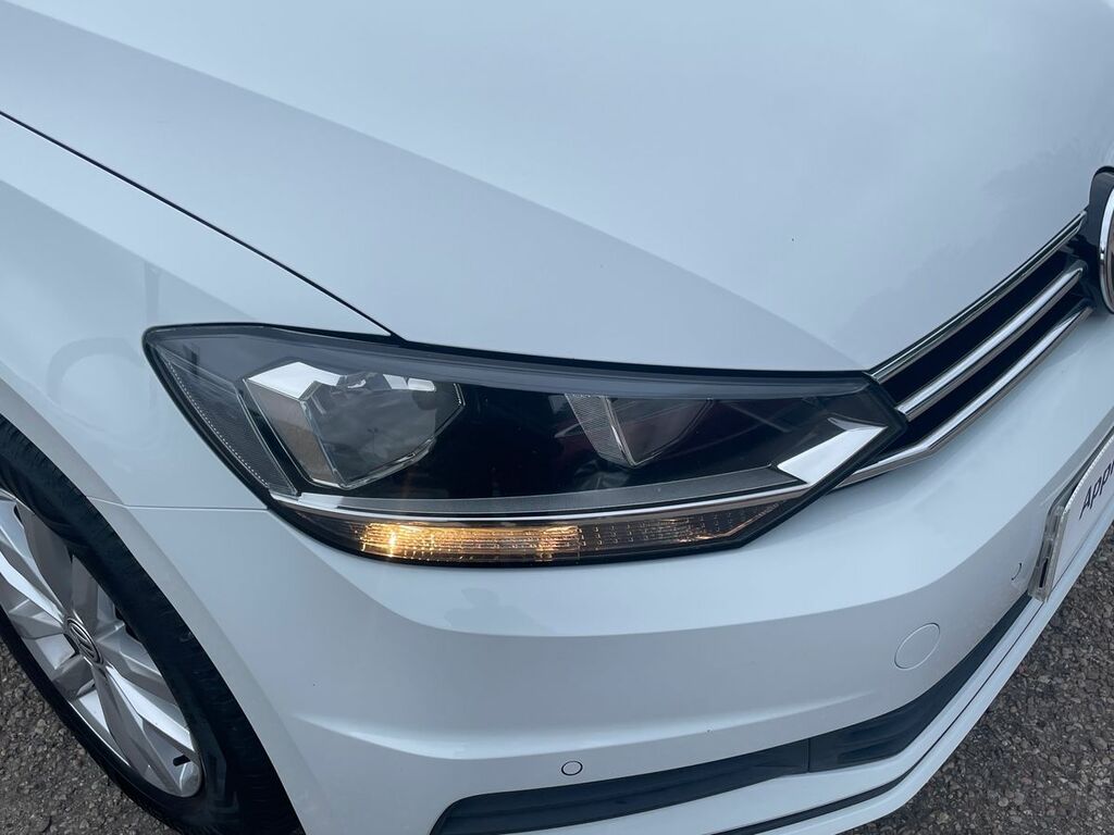 Volkswagen Touran Mpv White #18