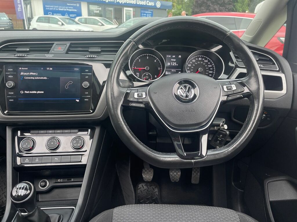 Volkswagen Touran Mpv White #13