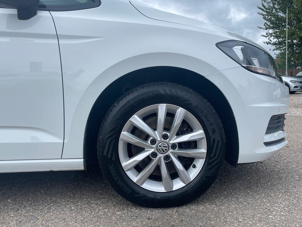 Volkswagen Touran 2.0 Tdi Se Family White #5