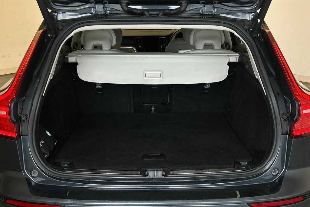 Volvo V60 D4 Inscription Pro Panoramic Sunroof Adapti Silver #8
