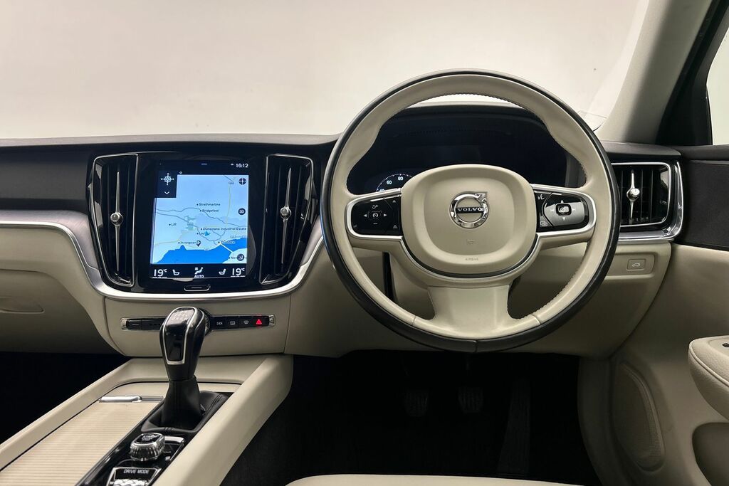 Volvo V60 D4 Inscription Pro Panoramic Sunroof Adapti Silver #27