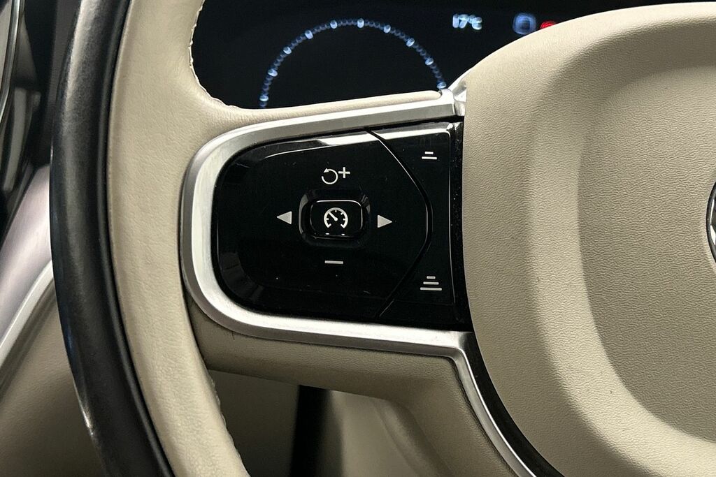 Volvo V60 D4 Inscription Pro Panoramic Sunroof Adapti Silver #11