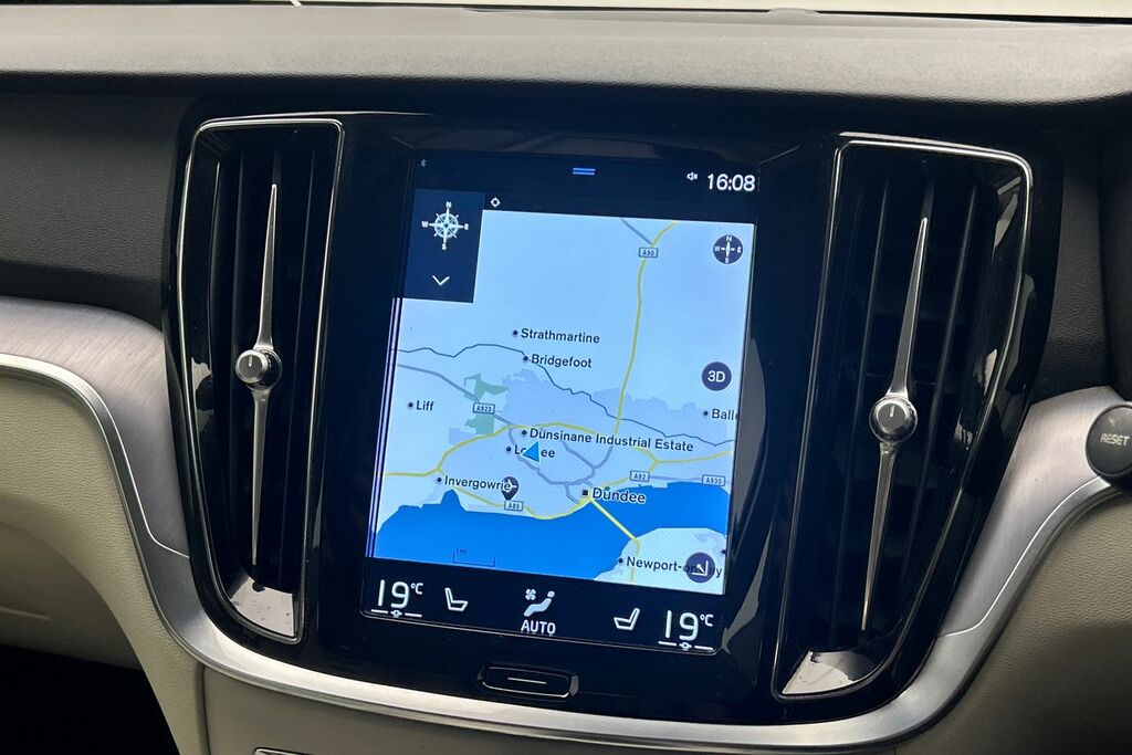 Volvo V60 D4 Inscription Pro Panoramic Sunroof Adapti Silver #15