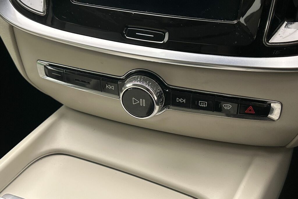 Volvo V60 D4 Inscription Pro Panoramic Sunroof Adapti Silver #14