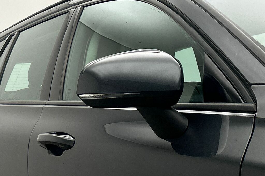 Volvo V60 D4 Inscription Pro Panoramic Sunroof Adapti Silver #19