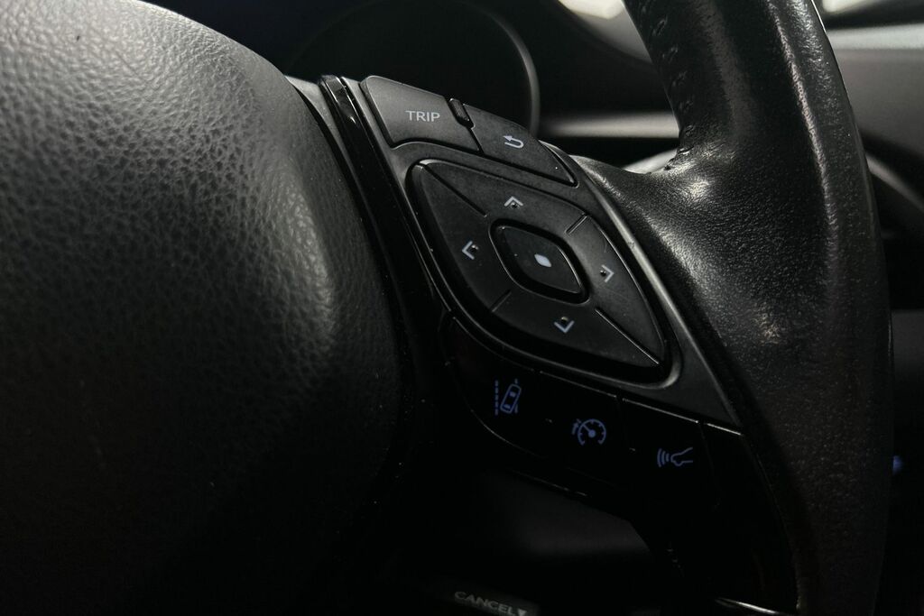 Toyota C-Hr 1.8 Hybrid Dynamic Cvt White #9