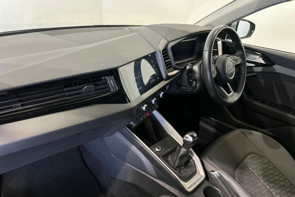 Audi A1 30 Tfsi Citycarver S Tronic White #2