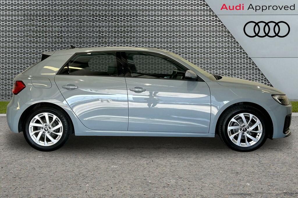 Audi A1 30 Tfsi Citycarver S Tronic White #4
