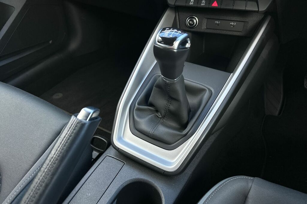 Audi A1 30 Tfsi Citycarver S Tronic White #22