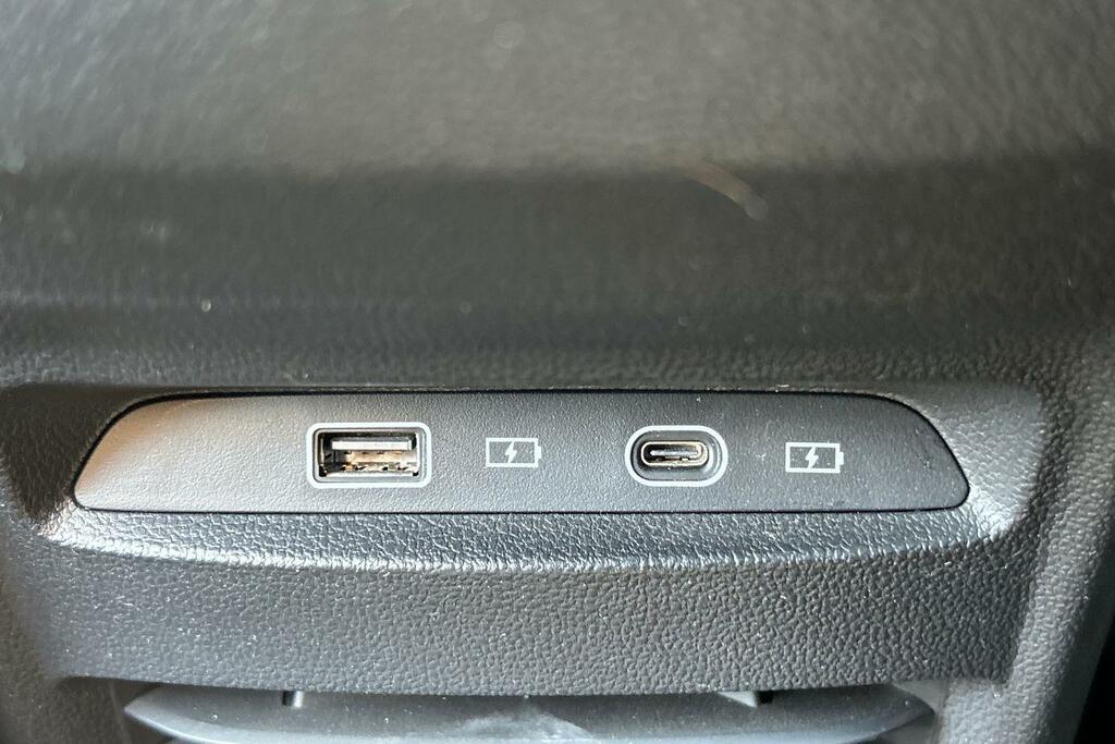 MG MG5 61.1Kwh Trophy Estate 156 Ps Silver #25