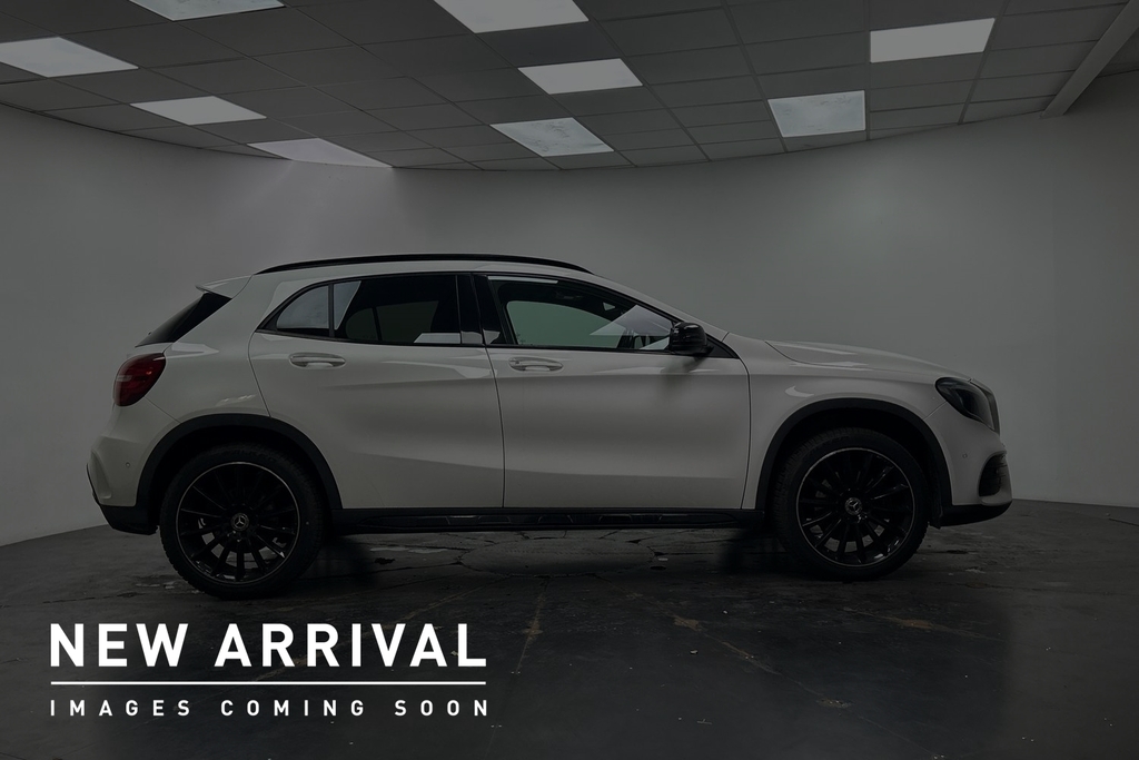 Mercedes-Benz GLA Class 2.0 Gla250 Amg Line Premium Plus 7G-dct 4Matic E White #4