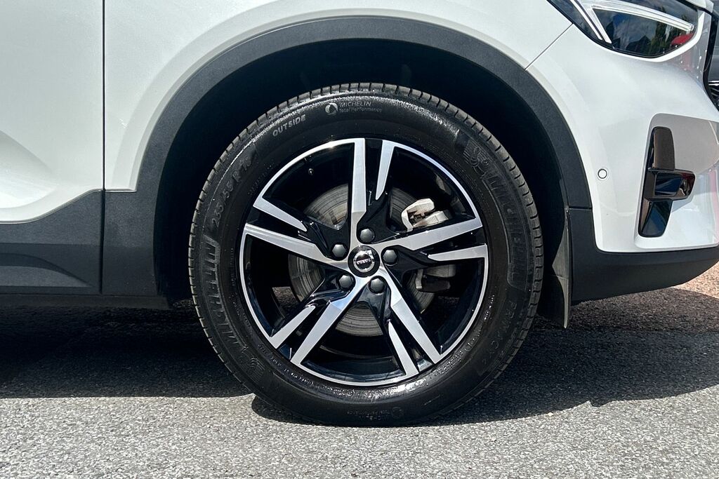 Volvo XC40 Plus, B4 Mild Hybrid, Dark White #5