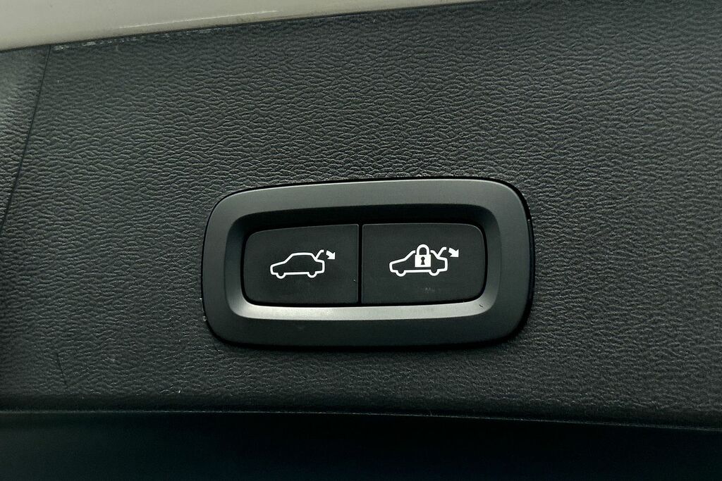 Volvo XC40 Ultimate, B3 Mild Hybrid, Dark Blue #29