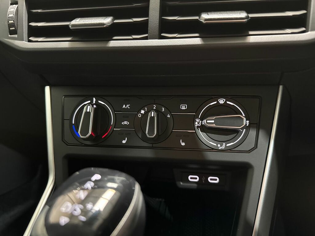 Volkswagen Polo Tsi Match - 2026 Silver #17