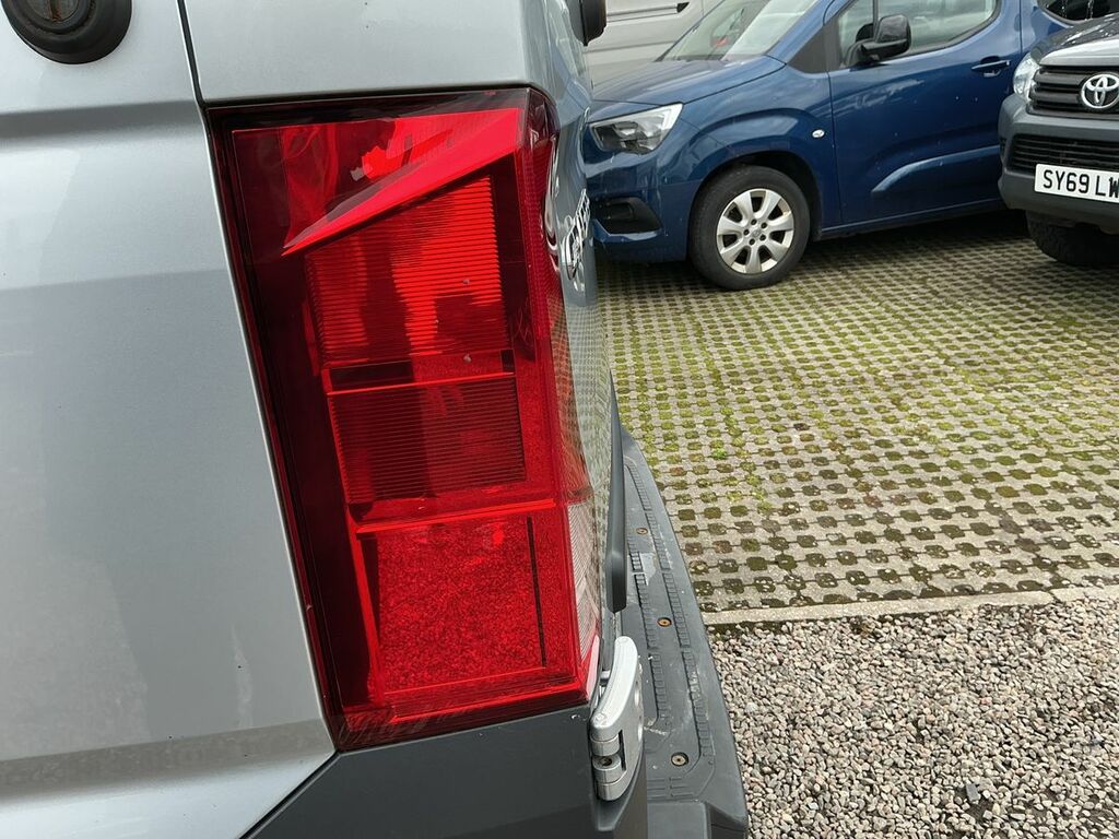 Volkswagen Crafter 2.0 Tdi 140Ps Trendline High Roof Van White #18