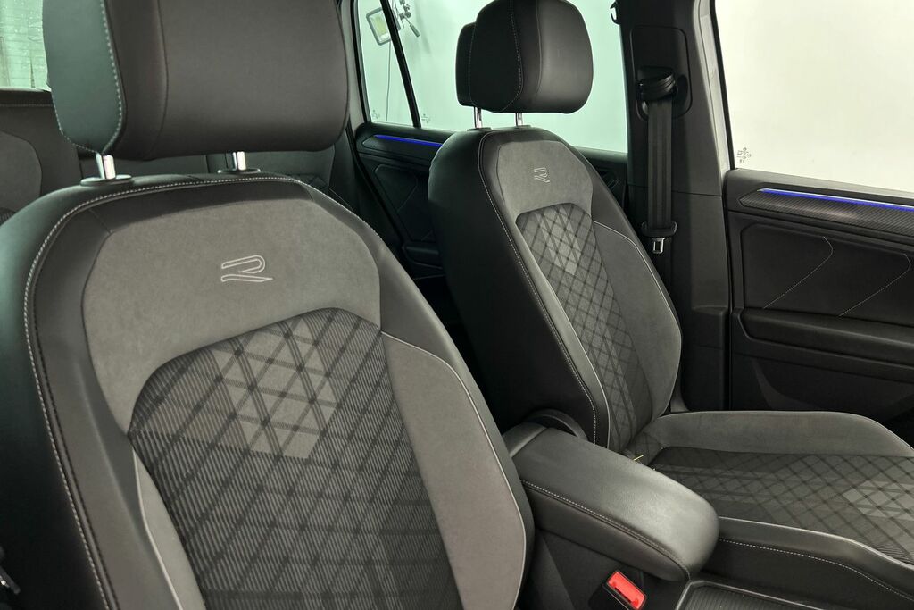 Volkswagen Tiguan 2.0 Tdi Elegance Dsg Black #16