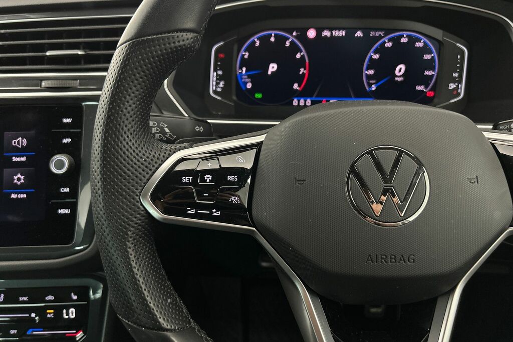 Volkswagen Tiguan 2.0 Tdi Elegance Dsg Black #14