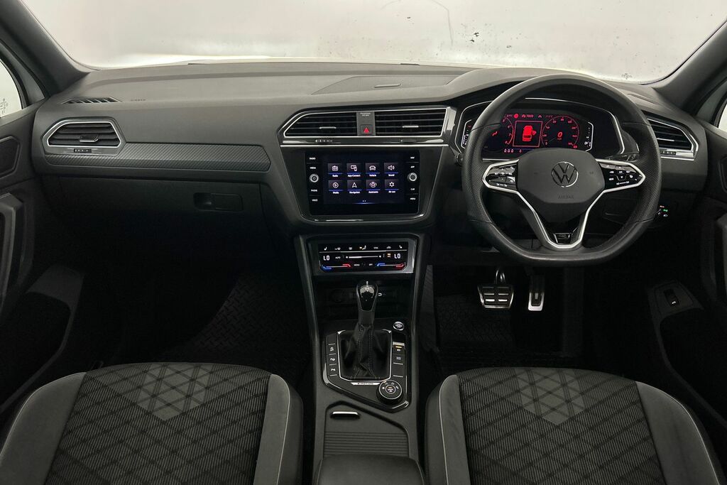 Volkswagen Tiguan 2.0 Tdi Elegance Dsg Black #10