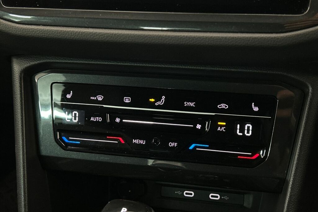 Volkswagen Tiguan 2.0 Tdi Elegance Dsg Black #17