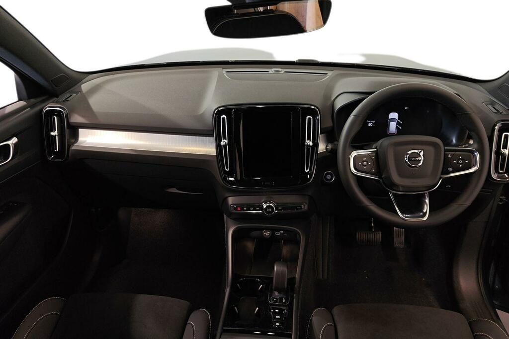 Volvo XC40 2.0 B3p Plus Black Edition Blue #6