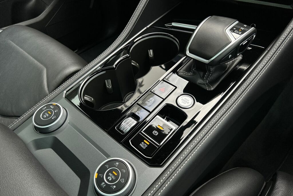 Volkswagen Touareg Black Edition Grey #23