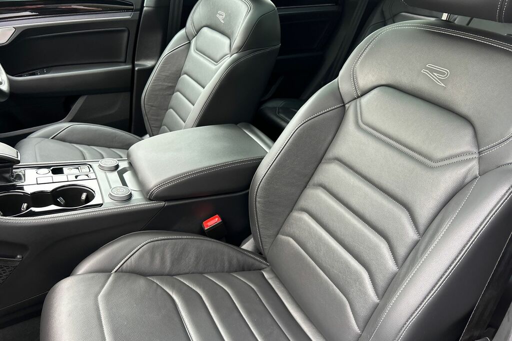 Volkswagen Touareg Black Edition Grey #16