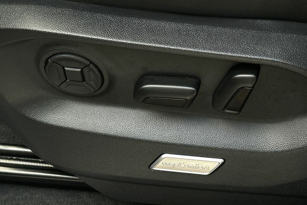 Volkswagen Touareg Black Edition Grey #28