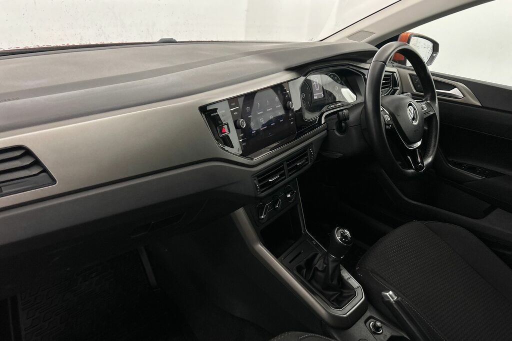 Volkswagen Polo 1.2 Tsi Match Edition  #2