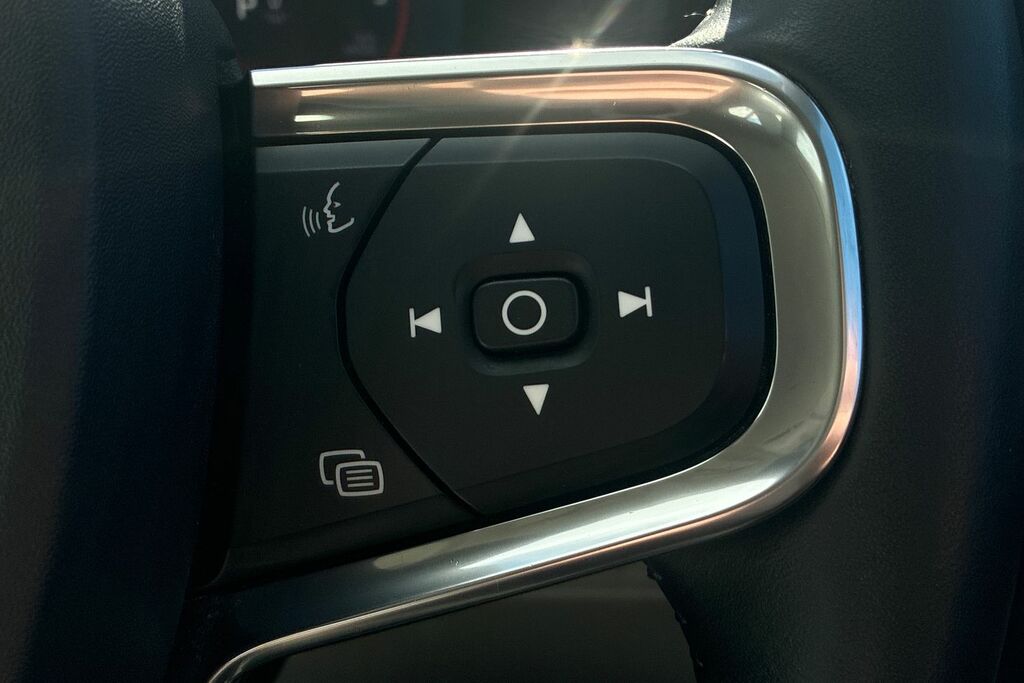 Volvo XC40 2.0 T4 R Design Awd Geartronic Black #12