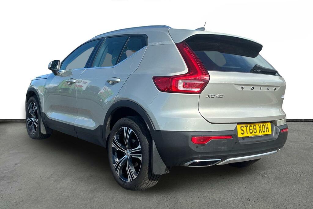 Volvo XC40 2.0 T4 R Design Awd Geartronic Black #3