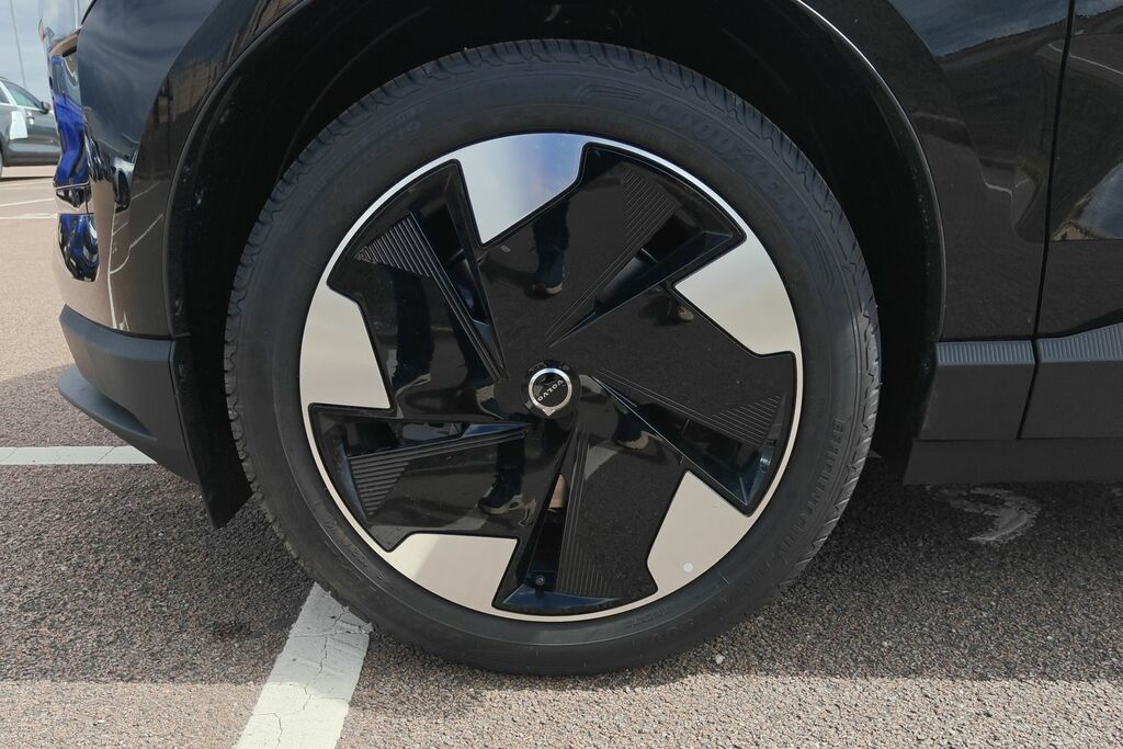 Volvo EX30 200Kw Sm Extended Range Plus 69Kwh Black #5