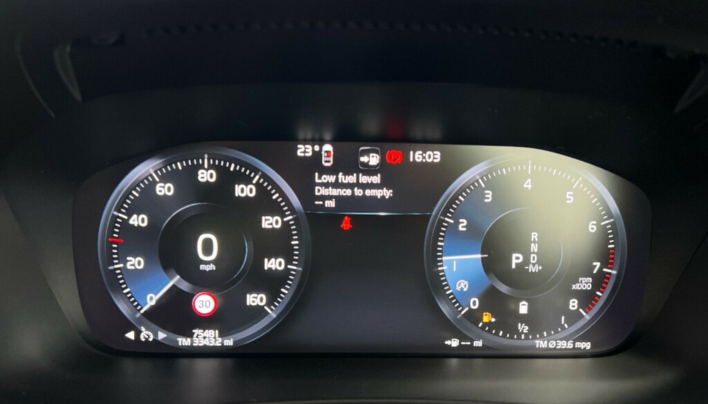 Volvo V60 2.0 T6 350 Recharge Phev R Design Awd Red #9