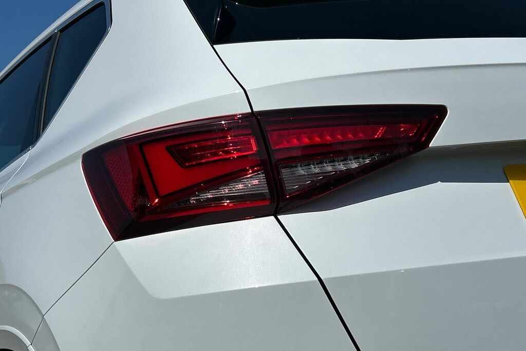 Seat Ateca 1.5 Tsi Evo Dsg Fr Sport Cwvehiclemarketing White #19