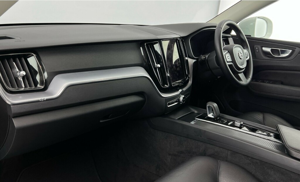 Volvo XC60 Momentum, B4 Awd Mild Hybrid White #6